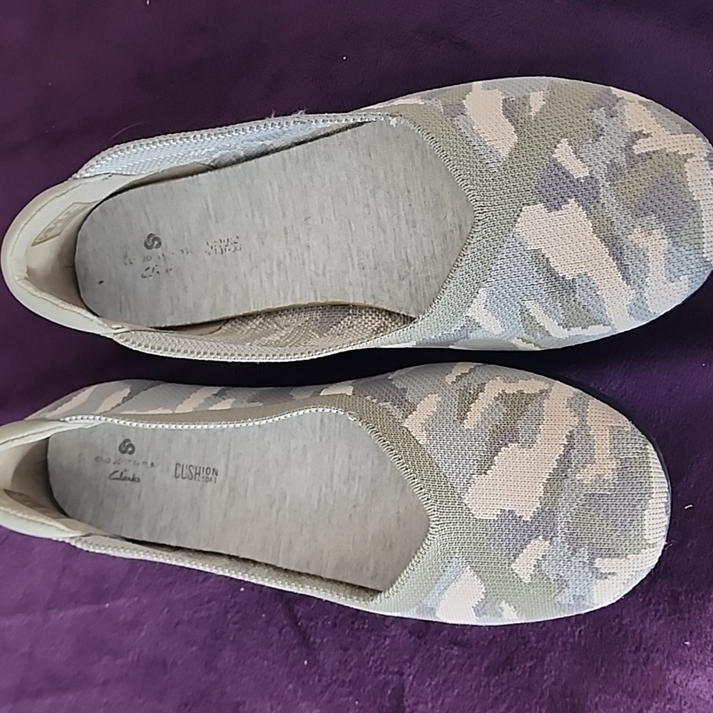 CLOUDSTEPPERS by Clarks Washable Knit Slip Ons Carly Wish Green Camo Size 8M